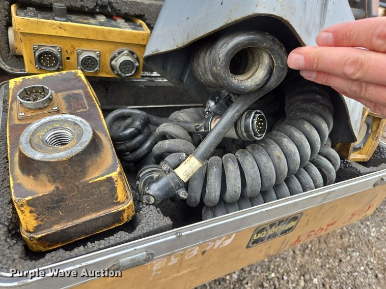 image for item EL5711 2009 Caterpillar AP-1055D paver