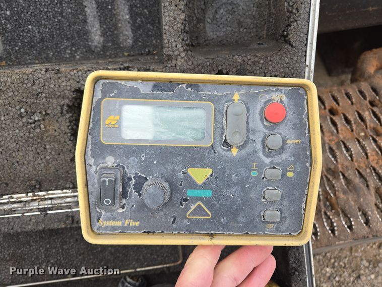 image for item EL5711 2009 Caterpillar AP-1055D paver