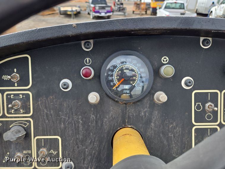 image for item EL5711 2009 Caterpillar AP-1055D paver