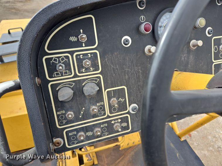 image for item EL5711 2009 Caterpillar AP-1055D paver