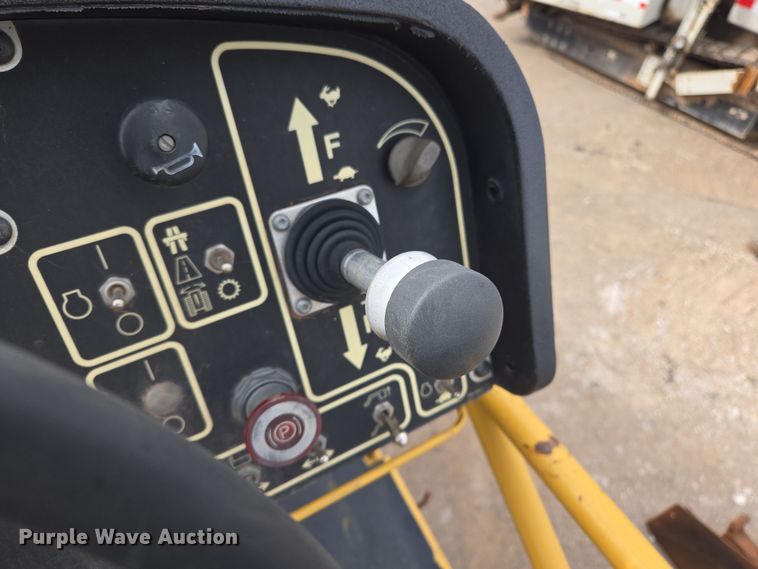 image for item EL5711 2009 Caterpillar AP-1055D paver