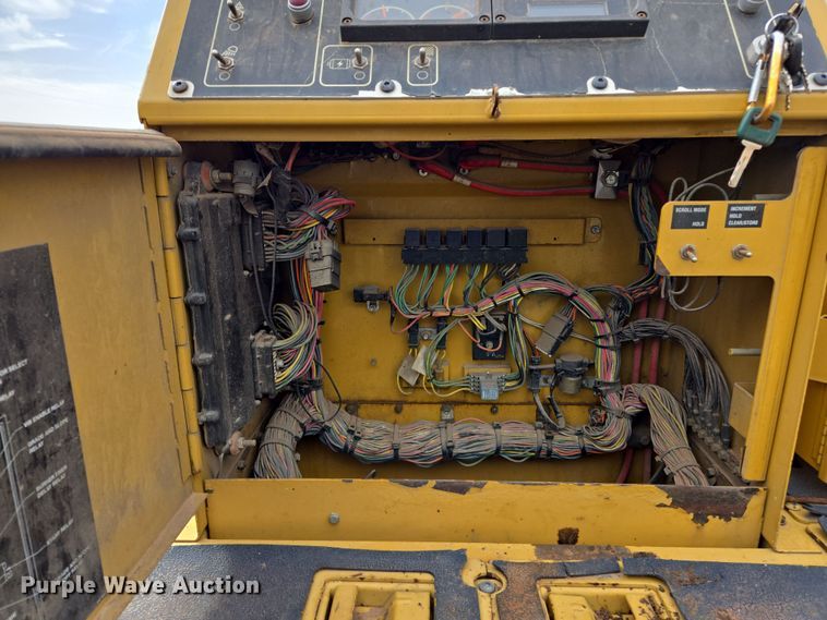 image for item EL5711 2009 Caterpillar AP-1055D paver