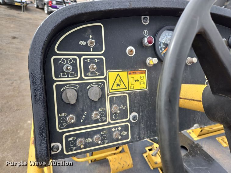 image for item EL5711 2009 Caterpillar AP-1055D paver