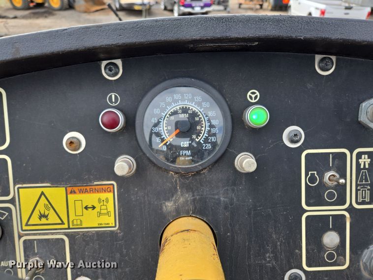 image for item EL5711 2009 Caterpillar AP-1055D paver