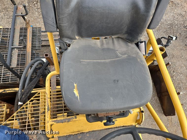 image for item EL5711 2009 Caterpillar AP-1055D paver