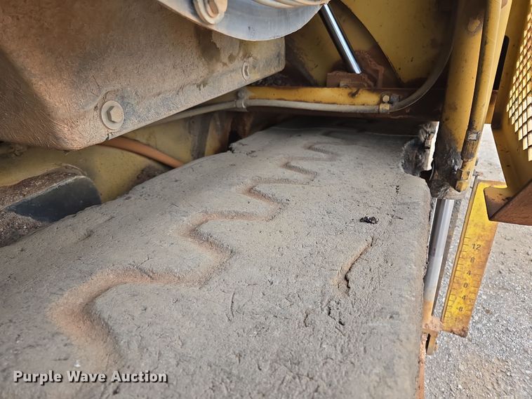 image for item EL5711 2009 Caterpillar AP-1055D paver