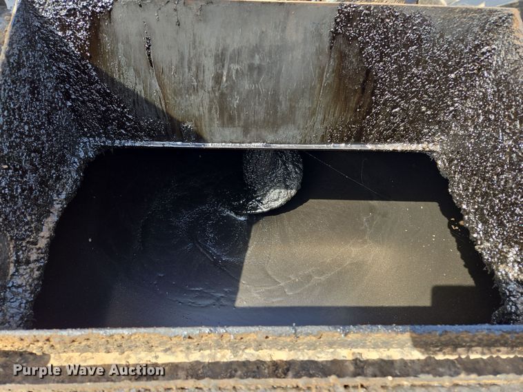 image for item EL5712 2015 Cimline 230 Magma melter applicator