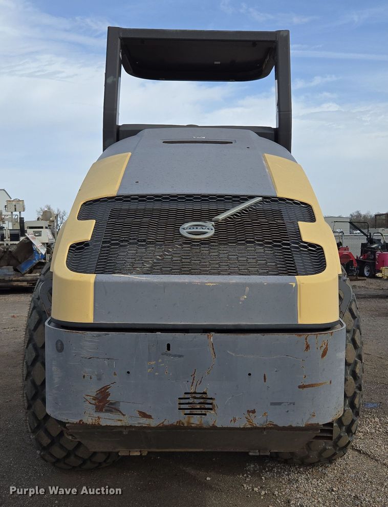 image for item EL5714 2013 Volvo SD115 single drum vibratory roller