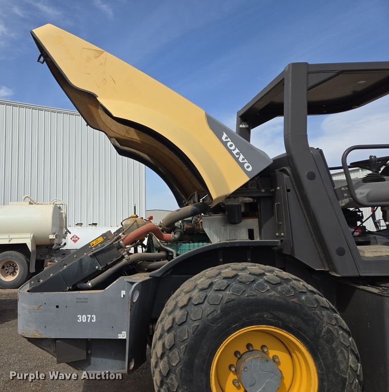 image for item EL5714 2013 Volvo SD115 single drum vibratory roller