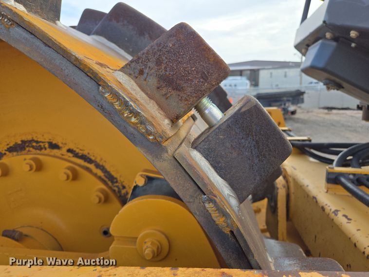 image for item EL5714 2013 Volvo SD115 single drum vibratory roller