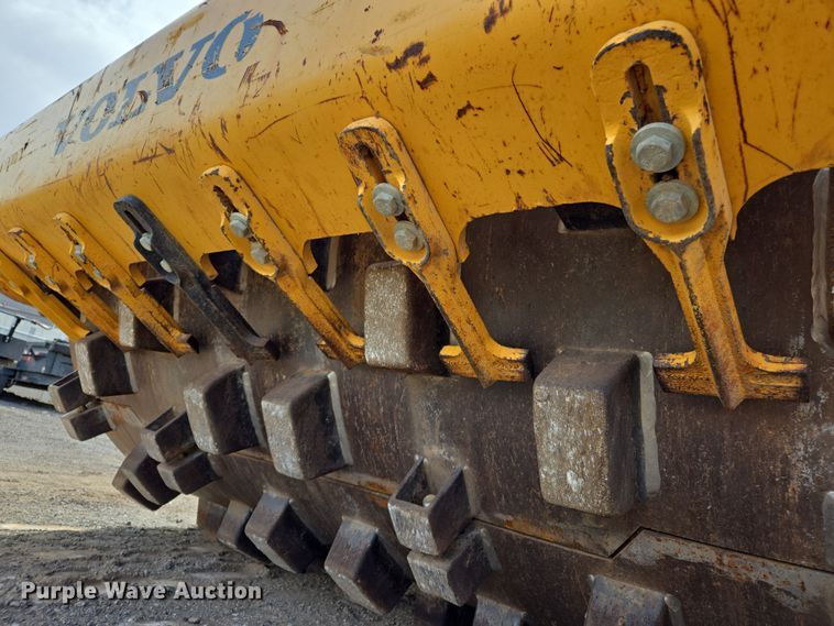 image for item EL5714 2013 Volvo SD115 single drum vibratory roller