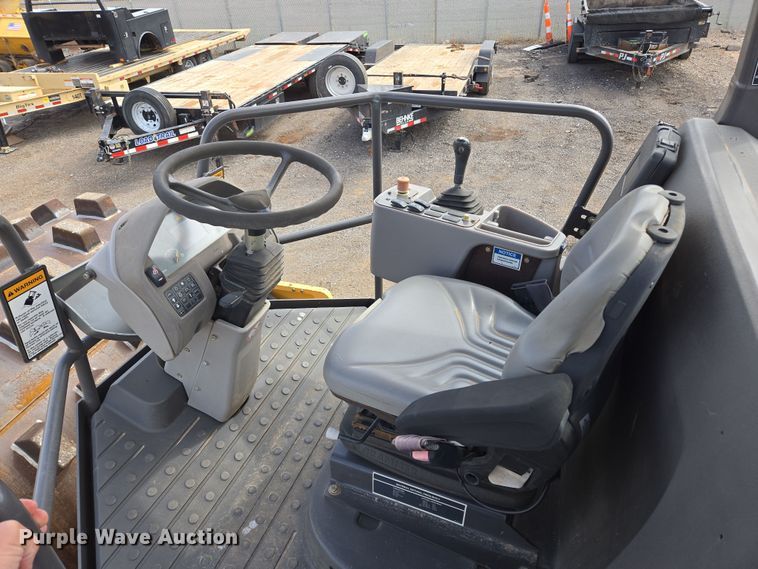 image for item EL5714 2013 Volvo SD115 single drum vibratory roller