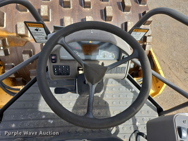 image for item EL5714 2013 Volvo SD115 single drum vibratory roller