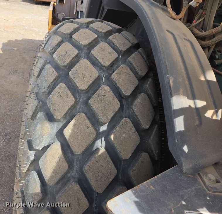 image for item EL5714 2013 Volvo SD115 single drum vibratory roller