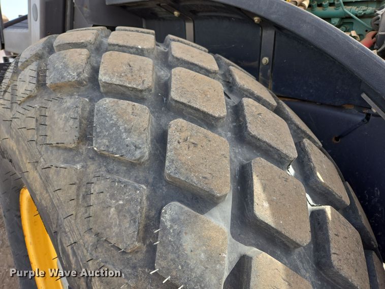 image for item EL5714 2013 Volvo SD115 single drum vibratory roller