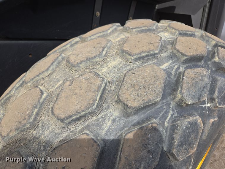 image for item EL5714 2013 Volvo SD115 single drum vibratory roller