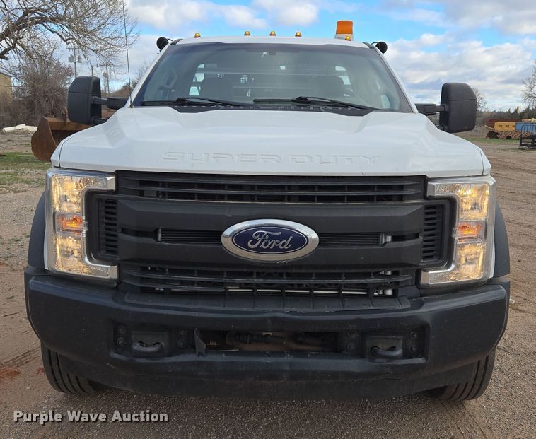 image for item EL5715 2018 Ford F550 Super Duty XL utility / service truck