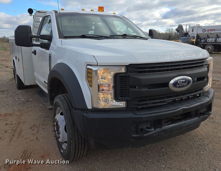 image for item EL5715 2018 Ford F550 Super Duty XL utility / service truck