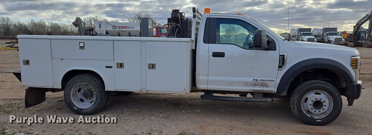 image for item EL5715 2018 Ford F550 Super Duty XL utility / service truck