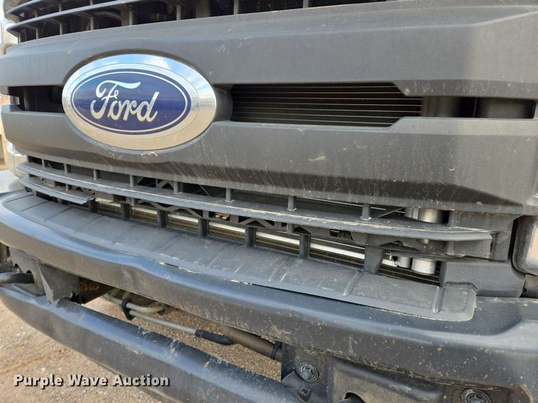 image for item EL5715 2018 Ford F550 Super Duty XL utility / service truck