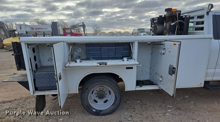image for item EL5715 2018 Ford F550 Super Duty XL utility / service truck