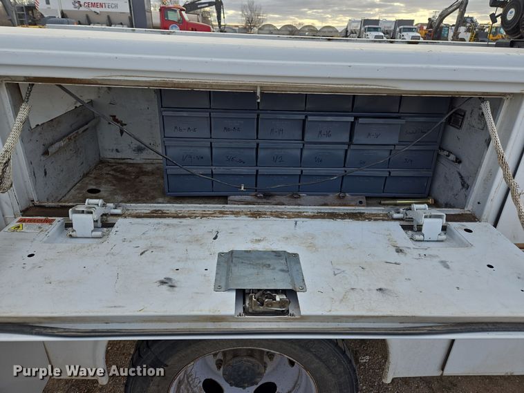 image for item EL5715 2018 Ford F550 Super Duty XL utility / service truck