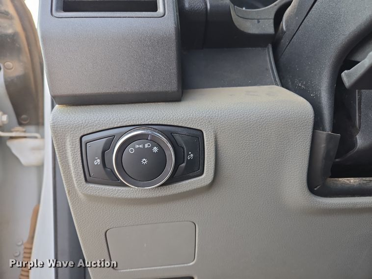 image for item EL5715 2018 Ford F550 Super Duty XL utility / service truck