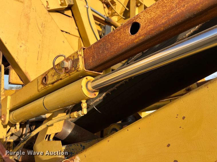 image for item EL5720 2005 Screen Machine 621T trommel screen