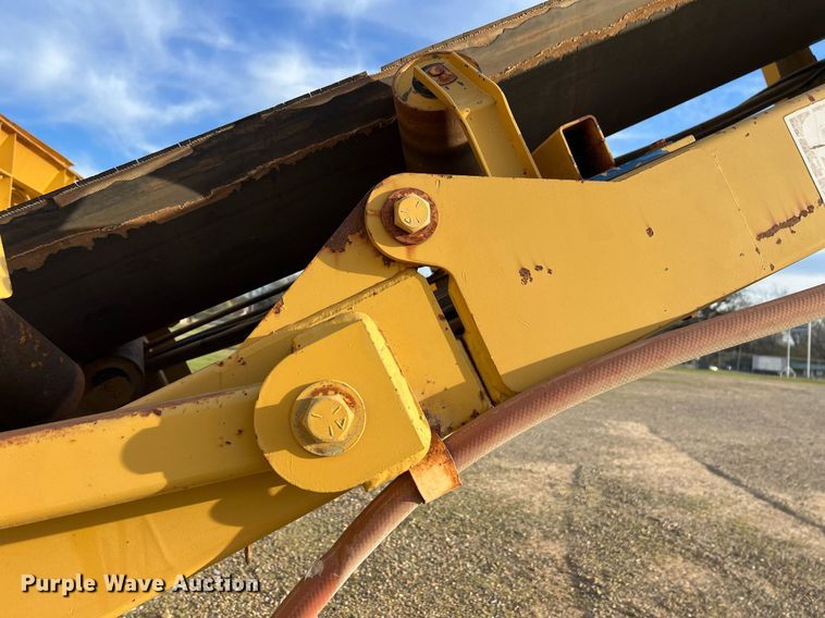 image for item EL5720 2005 Screen Machine 621T trommel screen