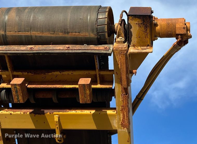 image for item EL5720 2005 Screen Machine 621T trommel screen