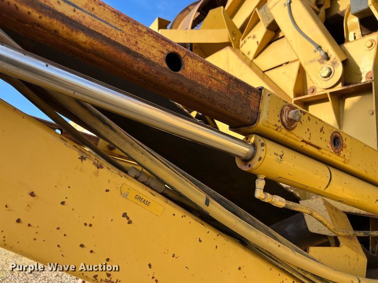 image for item EL5720 2005 Screen Machine 621T trommel screen