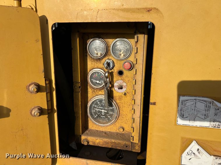 image for item EL5720 2005 Screen Machine 621T trommel screen