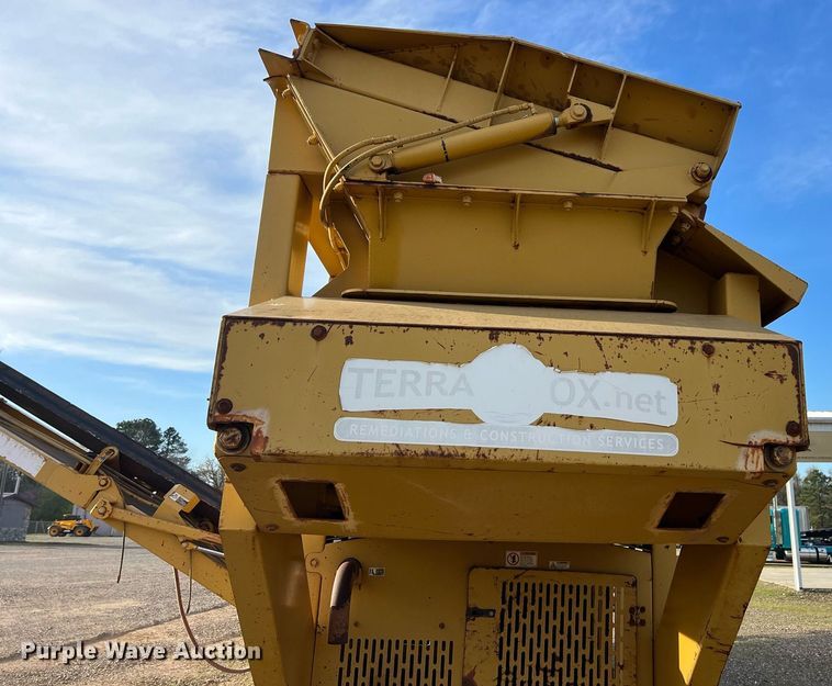 image for item EL5720 2005 Screen Machine 621T trommel screen