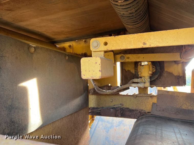 image for item EL5720 2005 Screen Machine 621T trommel screen