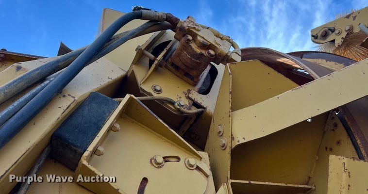 image for item EL5720 2005 Screen Machine 621T trommel screen