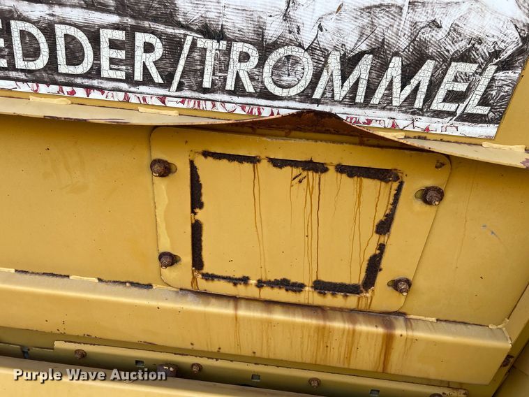 image for item EL5720 2005 Screen Machine 621T trommel screen