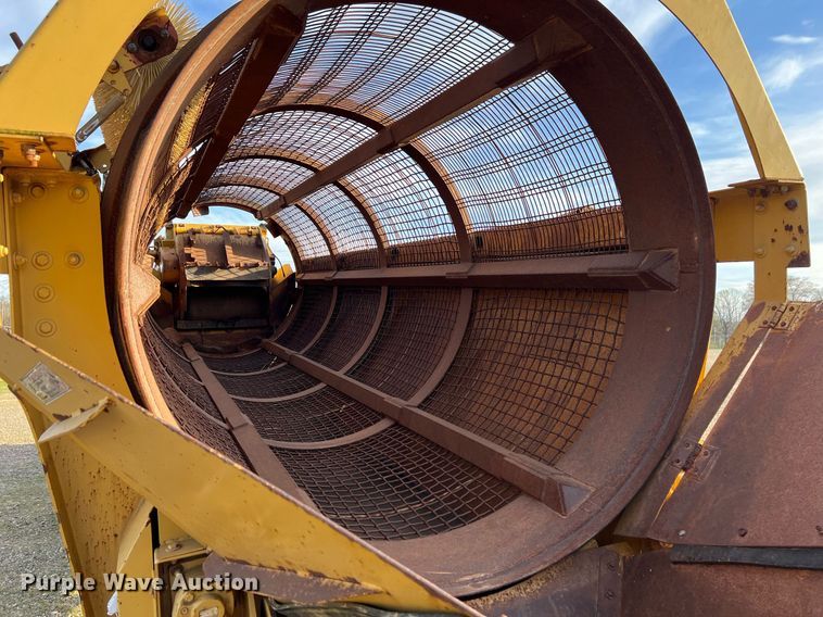 image for item EL5720 2005 Screen Machine 621T trommel screen