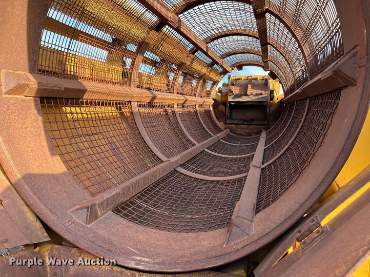 image for item EL5720 2005 Screen Machine 621T trommel screen