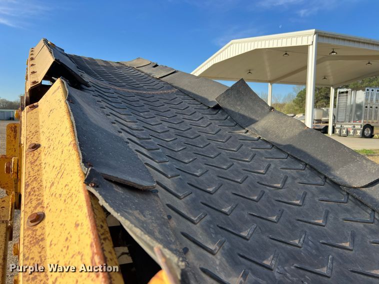 image for item EL5720 2005 Screen Machine 621T trommel screen