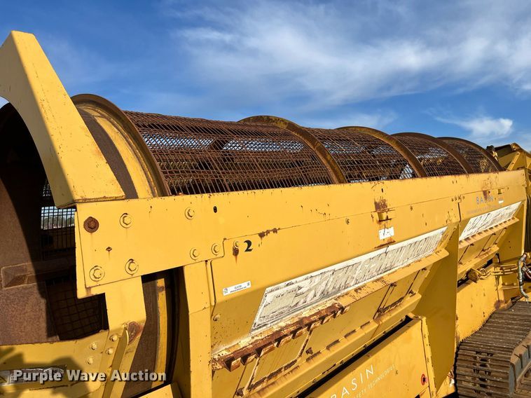 image for item EL5720 2005 Screen Machine 621T trommel screen