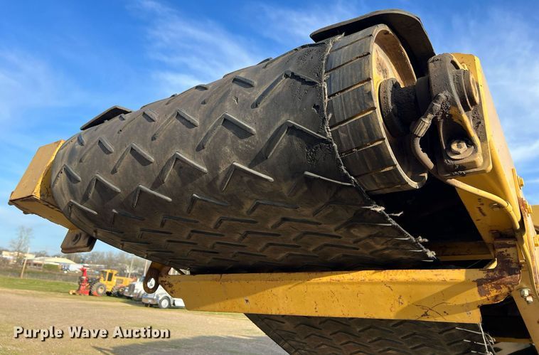 image for item EL5720 2005 Screen Machine 621T trommel screen