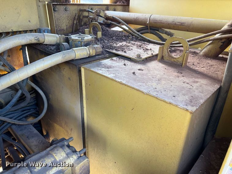 image for item EL5720 2005 Screen Machine 621T trommel screen