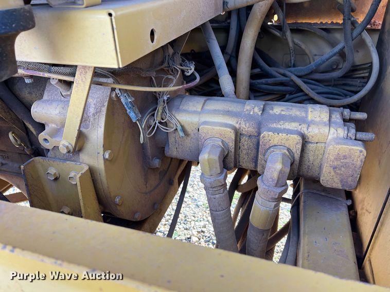 image for item EL5720 2005 Screen Machine 621T trommel screen