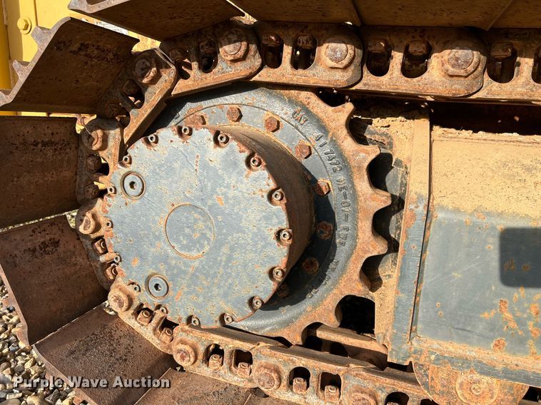 image for item EL5720 2005 Screen Machine 621T trommel screen