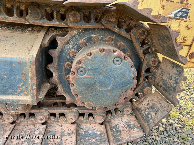 image for item EL5720 2005 Screen Machine 621T trommel screen