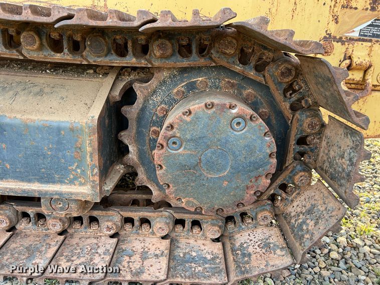 image for item EL5720 2005 Screen Machine 621T trommel screen