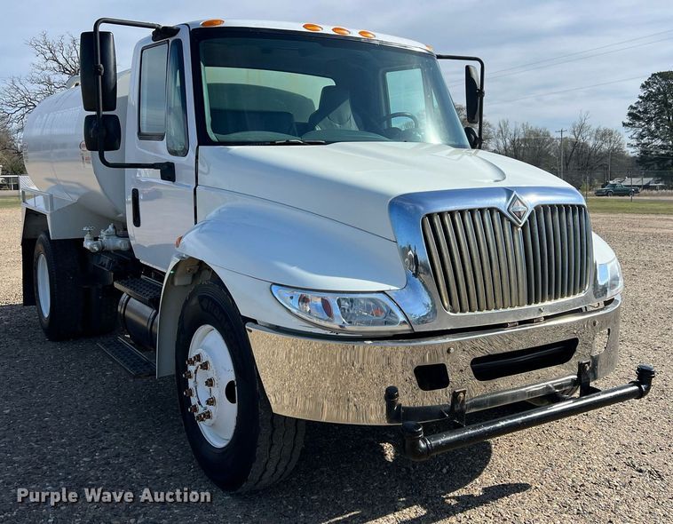 image for item EL5722 2007 Freightliner 4300 water truck