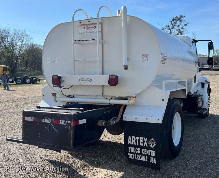 image for item EL5722 2007 Freightliner 4300 water truck