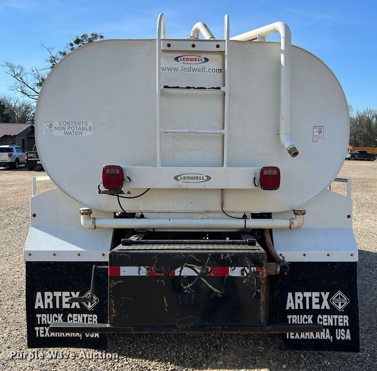 image for item EL5722 2007 Freightliner 4300 water truck