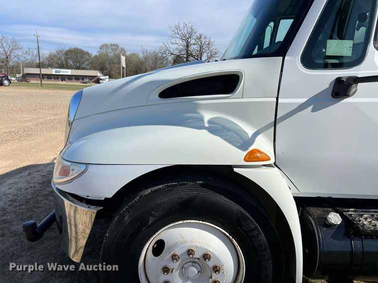 image for item EL5722 2007 Freightliner 4300 water truck